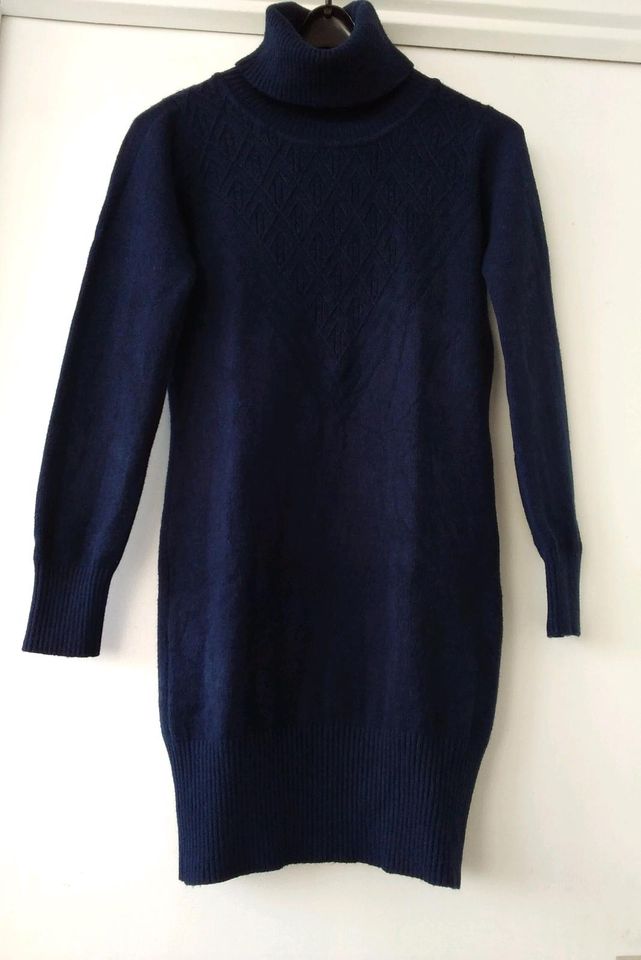 38 Gr. Langer Rollkragen Pullover Amo & Roma mit 8% Angora in Berlin