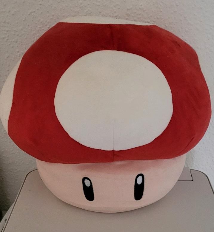 Grosser Squishmallows Mario Kart Pilz  in Itzehoe