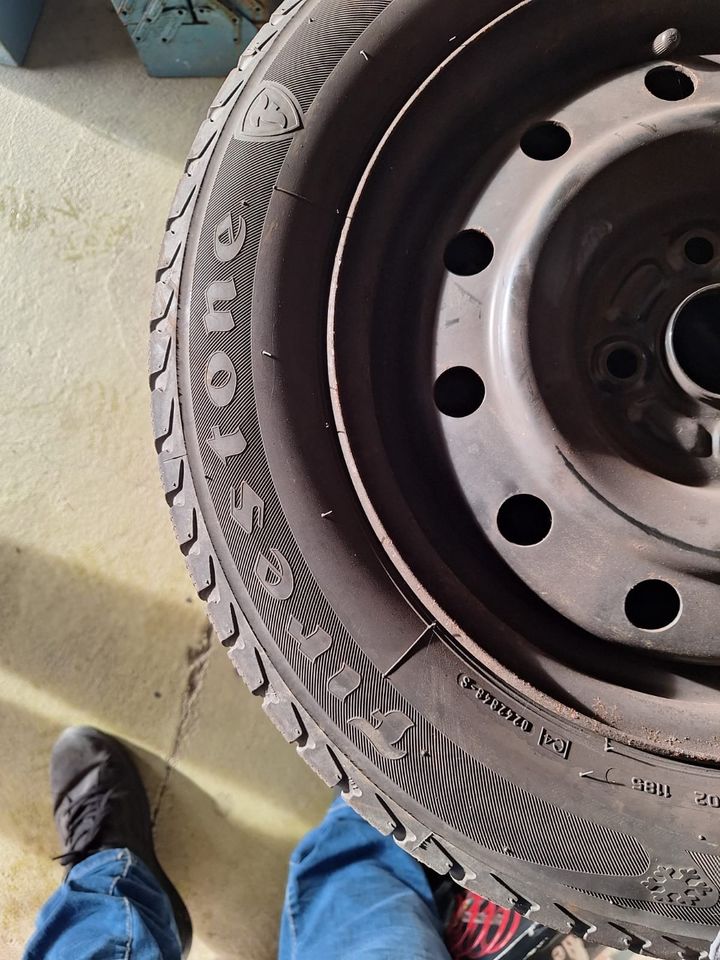 Firestone Winterreifen 165/70 R14 auf Stahlfelgen in Schweinfurt