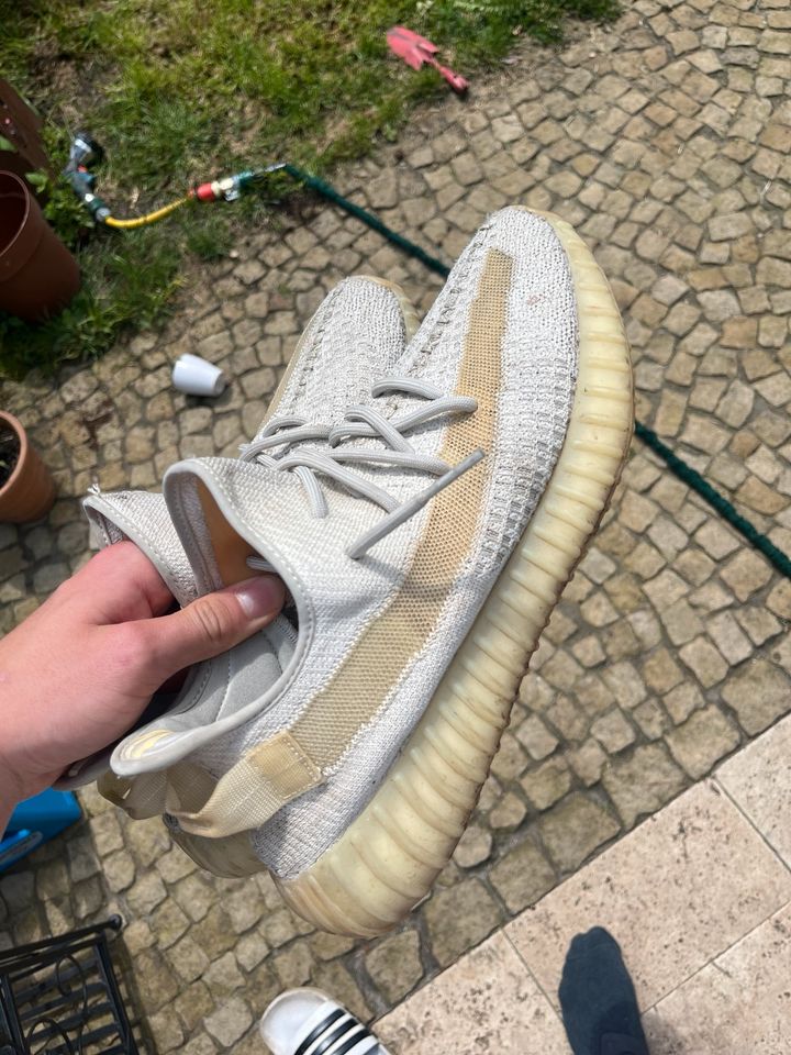 Yeeezy light 350 V2 in Sankt Augustin