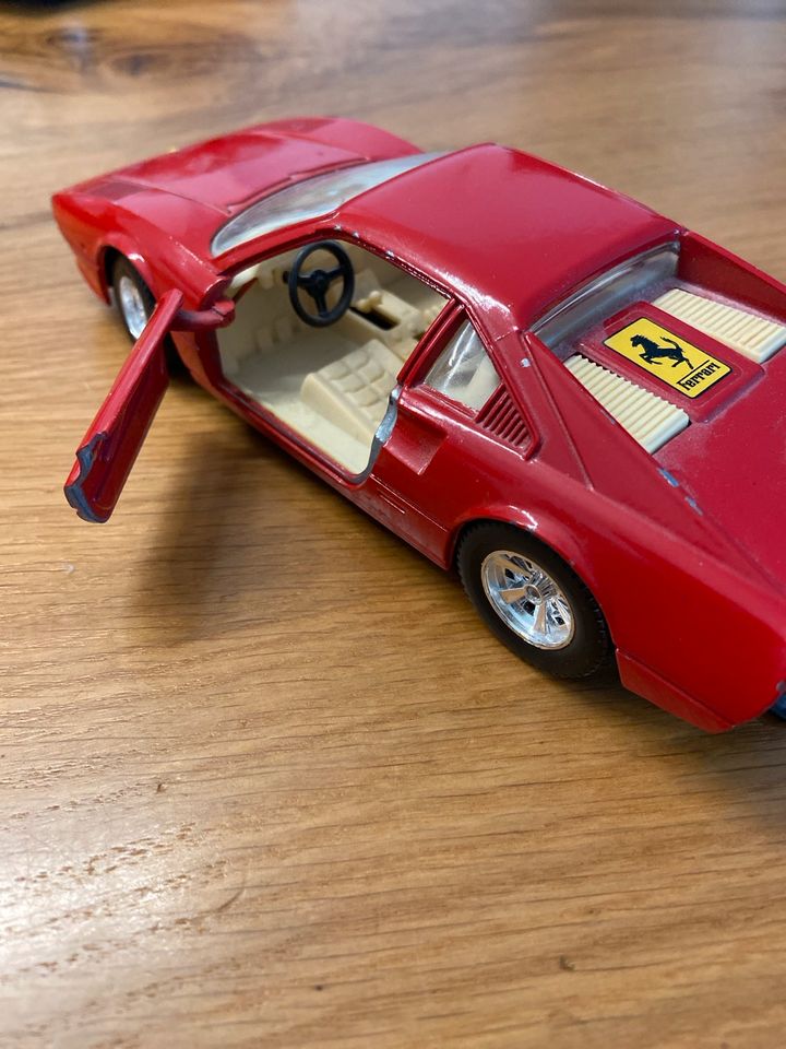 Bburago Burago Ferrari 308 GTB Modellauto 1/24 in Zirndorf