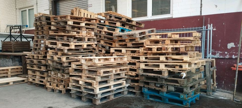 Brennholz kaputte Paletten zu verschenken in Wuppertal