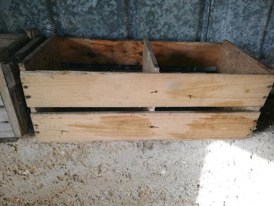 Holzkasten,Kisten aus Holz in Viöl
