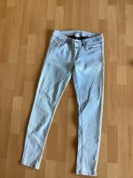 Jeans hell Denim Gr. 38/40 Top Zustand 10€ inclusive Versand Nordrhein-Westfalen - Lippstadt Vorschau