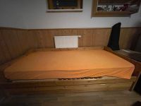 Doppelbett aus Massivholz mit 2 Matratzen Berlin - Tempelhof Vorschau