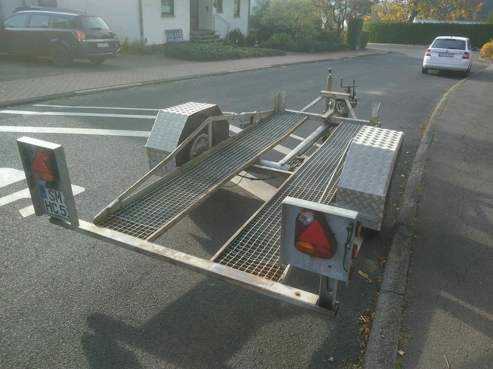 Tieflader Bagger Anhänger in Unterweid