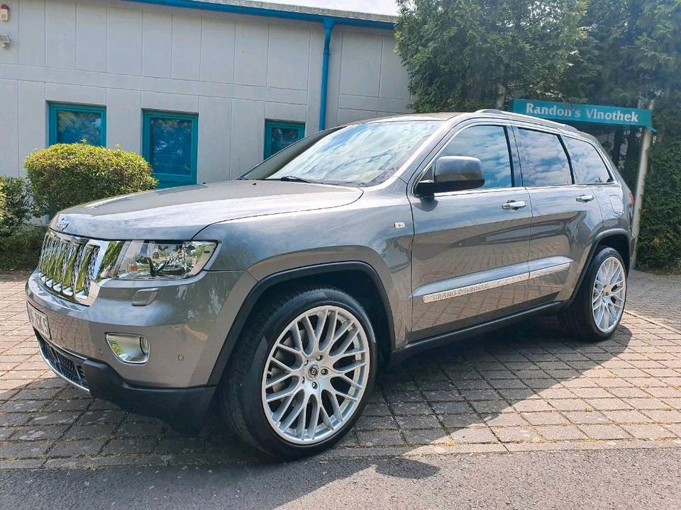 Jeep Grand Cherokee Overland in Seligenstadt