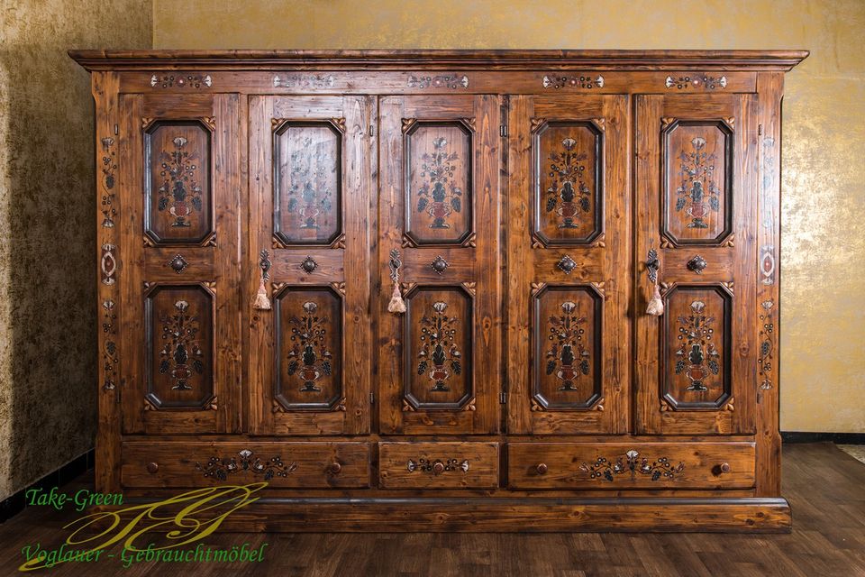 Voglauer Anno 1700 Braun Antik Kleiderschrank Bauernschrank Antik in Sankt Augustin