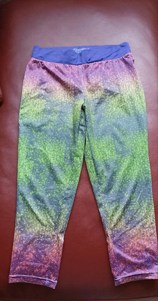 Sporthose Caprihose bunt 164 in Nobitz