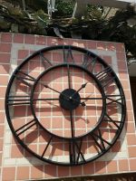Grosse Uhr in Gusseisenoptik Nordrhein-Westfalen - Essen-Haarzopf Vorschau
