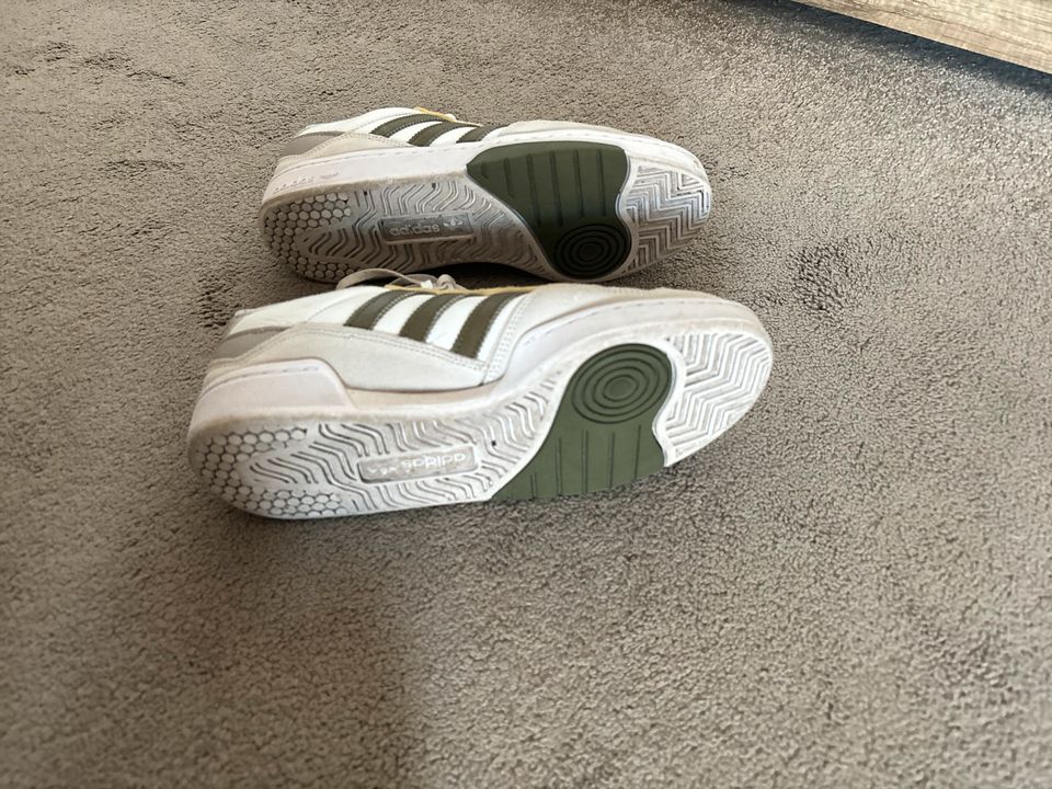 Adidas sneaker Leder Größe 42 in Winsen (Aller)