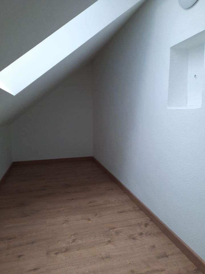 Charmante 2,5-Zimmer DG-Wohnung mit toller Aussicht in Gaildorf in Gaildorf