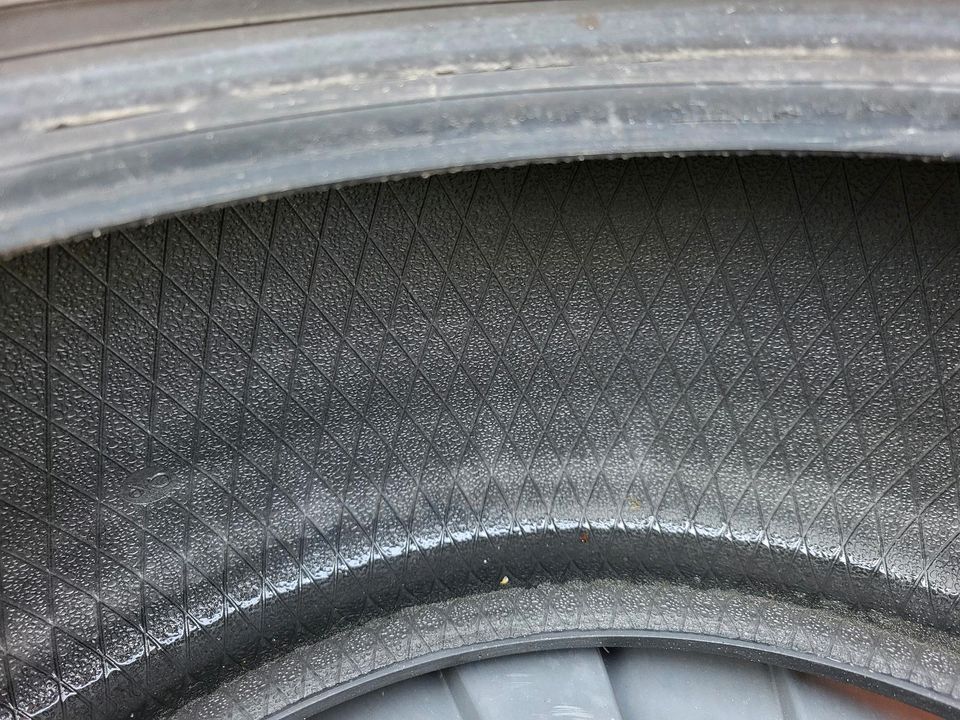 Goodyear-Sommerreifen 2 Stück, ohne Felge in Kiel