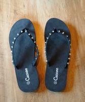 Schwarze FlipFlops mit Nieten-Verzierung (40) Hessen - Lich Vorschau