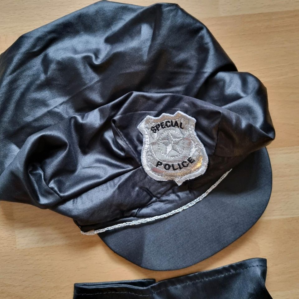 Kostüm Polizistin (Erwachsene) Größe S smiffys Kleid, Mütze, usw. in Oldenburg