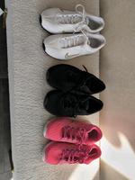 diverse Nike Schuhe für Mädchen/ Frauen Niedersachsen - Rehden Vorschau