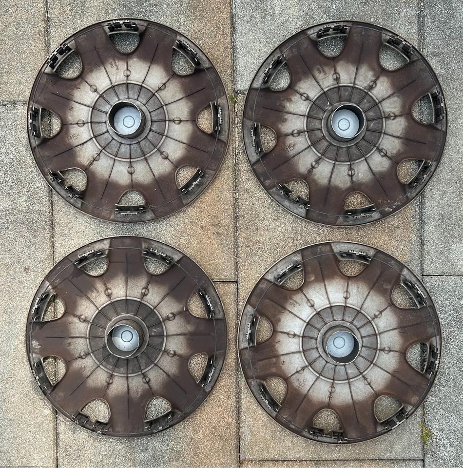 1 Satz Orginale VW Beetle/Caddy/Touran/Golf 16 Zoll Radkappen in Goch