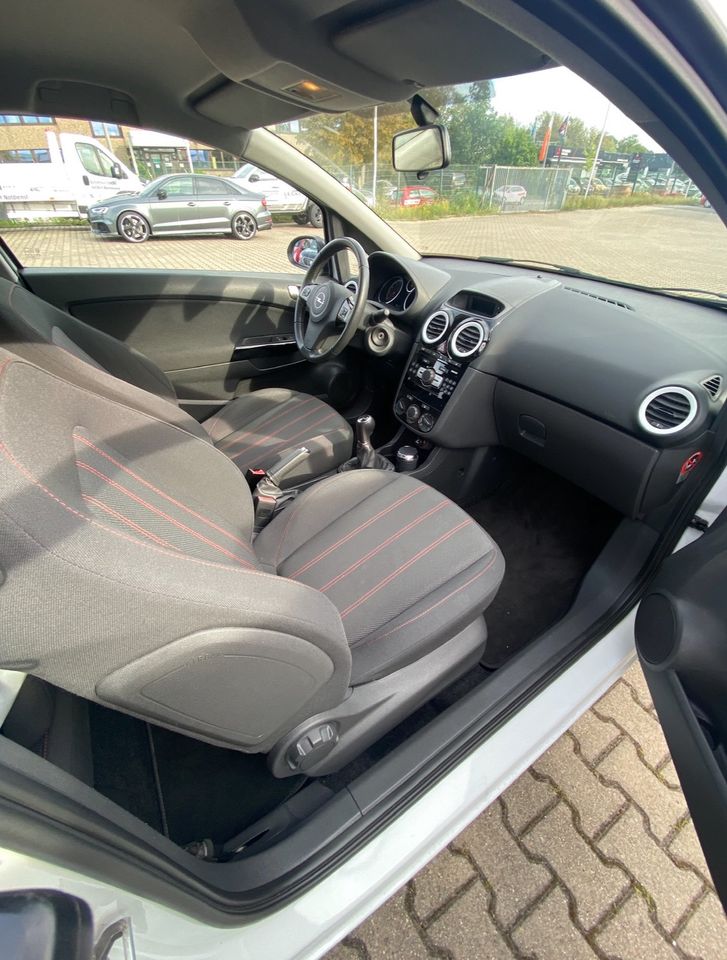 Opel Corsa D 1.4, 100 PS *Sport*PDC*Lenkradheizung*Sitzheizung* in Herne