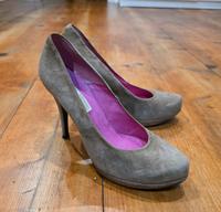 Khakifarbene Pumps (Buffalo, Gr. 39) Bayern - Veitsbronn Vorschau