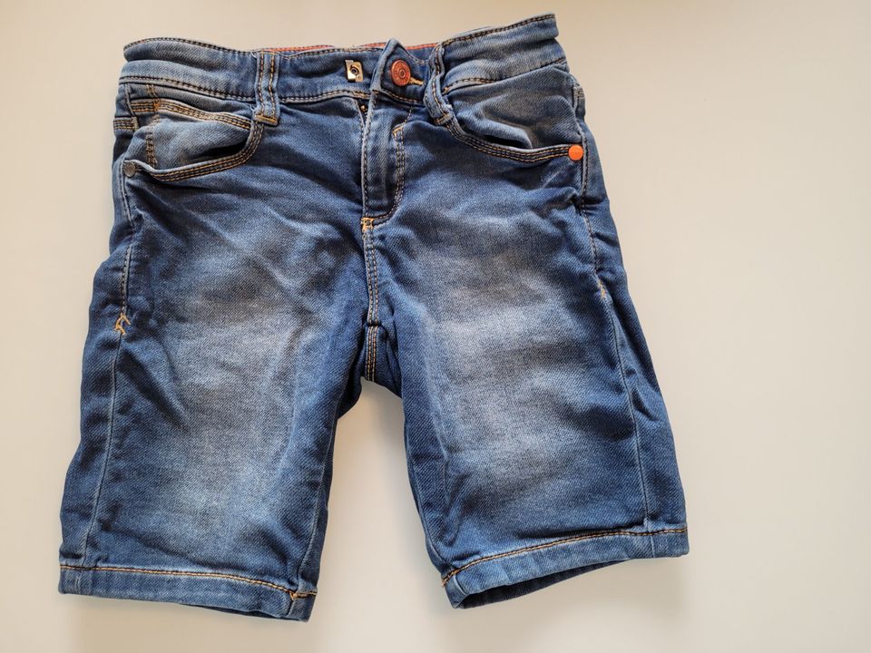 Kurze Jeanshose von s.Oliver in Gr. 122 (reg) in Murr Württemberg