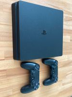 PlayStation 4 Slim 500 GB mit zwei Controllern Köln - Braunsfeld Vorschau
