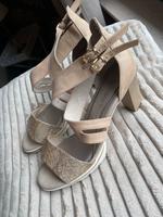 Marco Tozzi Absatzschuhe Beige Braun 39 High Heels Pumps Niedersachsen - Osnabrück Vorschau