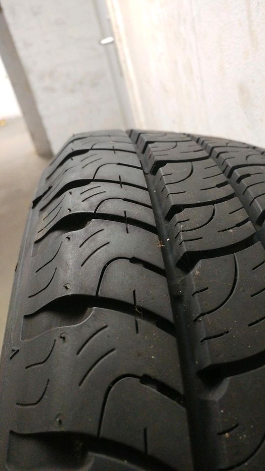 215/65R16C 215 65 R16C 106/104T in Kamen