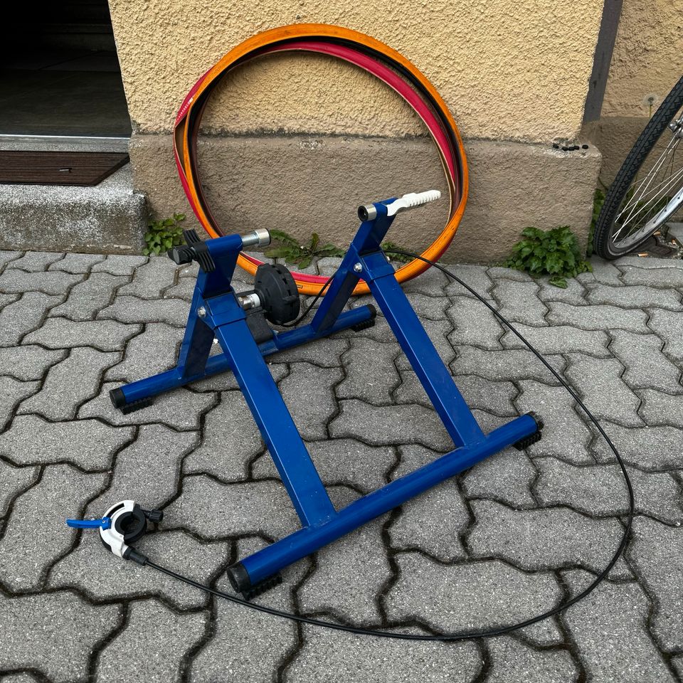 Tacx Cycletrack Rollentrainer indoor inklusive 2 Reifen in München