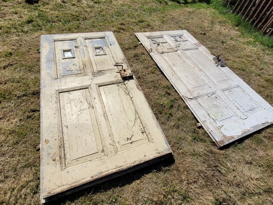 Alte Türen Holztüren mit Farbglas Vintage zum Aufarbeiten Deko in Steinigtwolmsdorf