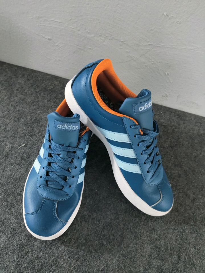 Adidas Turnschuhe/ Sneaker in Bodensee