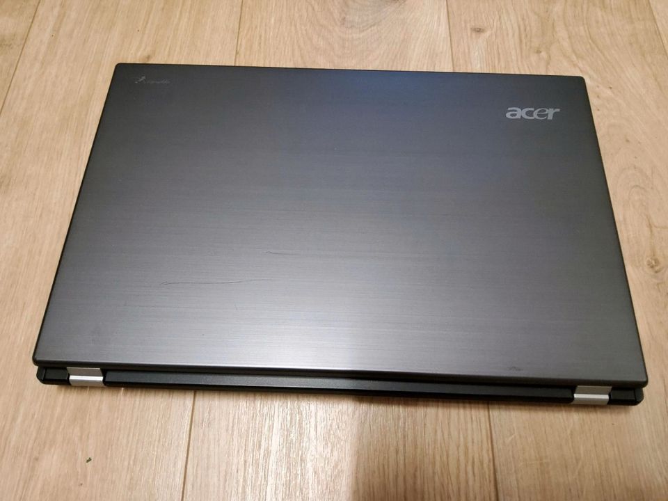 Acer Travelmate 15" Laptop, Intel i3, 240GB SSD, super Zustand in Ennepetal