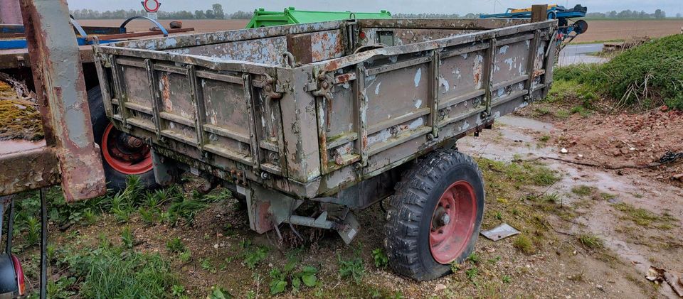 Anhänger Traktor Bundeswehr in Jülich