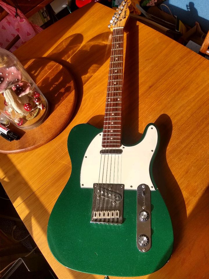 E-Gitarre, Fender Squier Standard Telecaster Sherwood Green in Frankfurt am Main