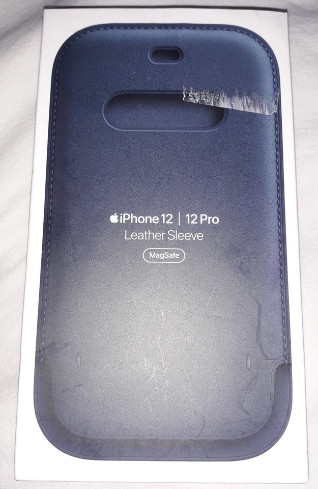 Apple iPhone 12 / 12 Pro Leather Sleeve Leder Hülle MagSafe Blau in Berlin