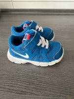 Nike Sneaker Sportschuhe Gr. 22 Niedersachsen - Göttingen Vorschau