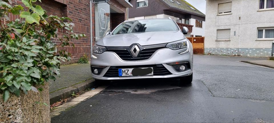 Renault Megane Kombi 1.5 Dci *NAVI*SHZ*PDC* in Mainz