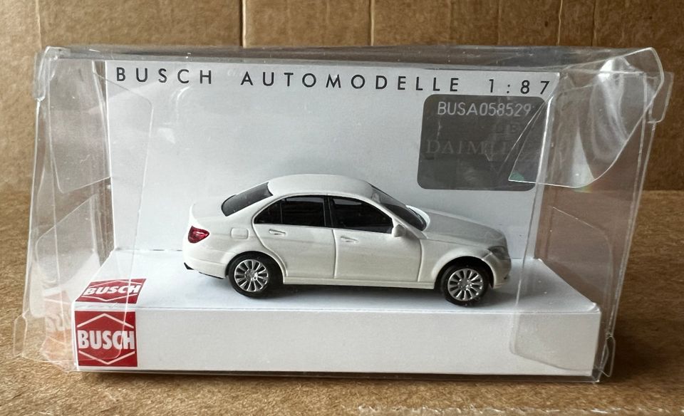 Modell 1:87/H0 PKW, Mercedes-Benz E-Klasse, weiß. Busch in Herscheid