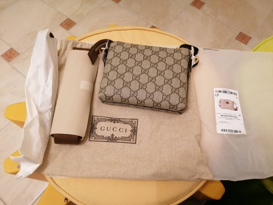 GUCCI Umhängetasche 723306 NEU in Berlin