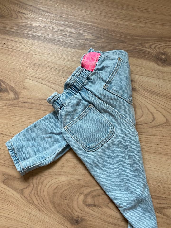 Niedliche Paperbag Jeans von Zara in Gr.86 in Oyten