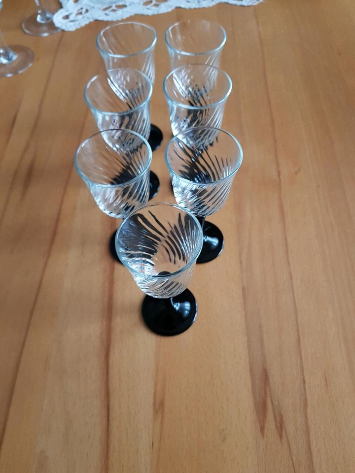 7 kleine Gläser von luminarc France in Krefeld