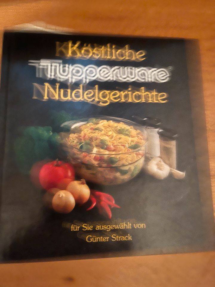 Tupperware Koch -/ Backbücher in Farchant