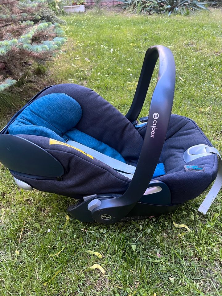 Cybex Baby Autositz Kindersitz Babyschalen in Görlitz