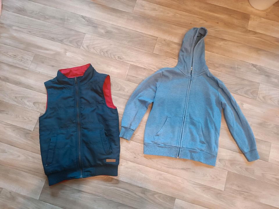 wende Weste und Jacke H&M122/128 inklusive Versand in Reuden