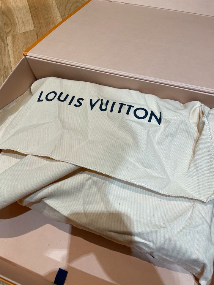 Louis Vuitton Buch in Berlin