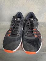 Sportschuhe Schuhe mit heller Sohle von Nike  in Gr. 42 Bayern - Donauwörth Vorschau