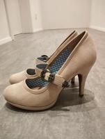wunderschöne neue Tamaris Pumps, Dirndlschuhe in Größe 38 Bayern - Zeil Vorschau