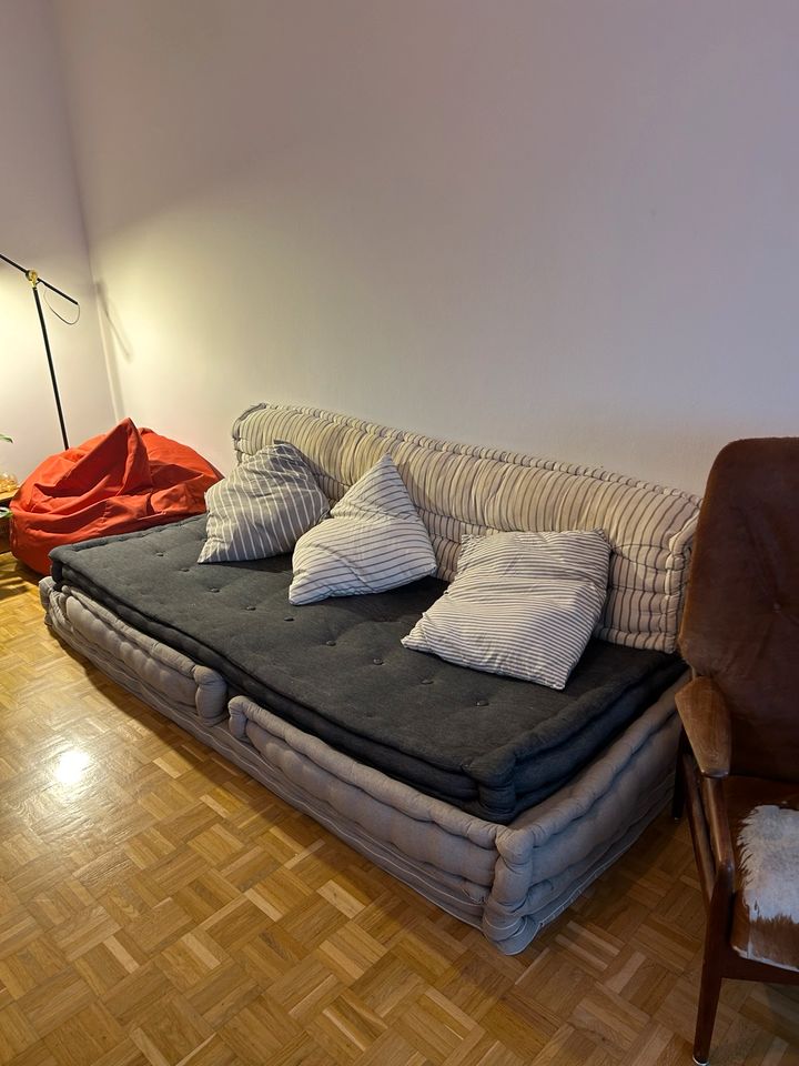 Bequemes Polster Sofa in München