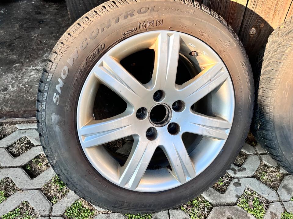 Audi Original Winterräder A3 A4 A5 A6 205/55 R16 ET 42 in Peitz