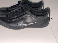 Nike Sneaker / Damen Schuhe / Sport / Freizeit / 39 Nordrhein-Westfalen - Hagen Vorschau