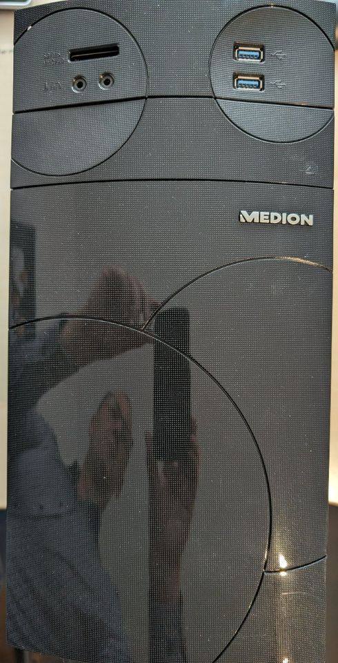 Medion Top-Multimedia PC, 1 TB Festplatte, Windows 10 Home in Kempten